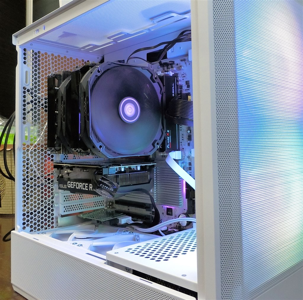 間違って買った前期型なれど、何とか使いこなしています』 DEEPCOOL