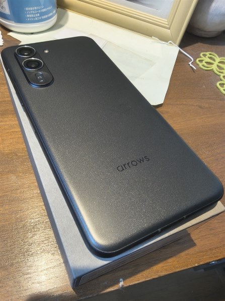 FCNT arrows Alpha M08 SIMフリー [ブラック] 価格比較 - 価格.com