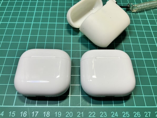 Apple AirPods 5 ワイヤレス充電ケース付き MKFT4J/A 価格比較 - 価格.com