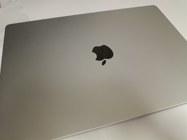 Apple MacBook Pro 16.2インチ Liquid Retina XDRディスプレイ MGE44J